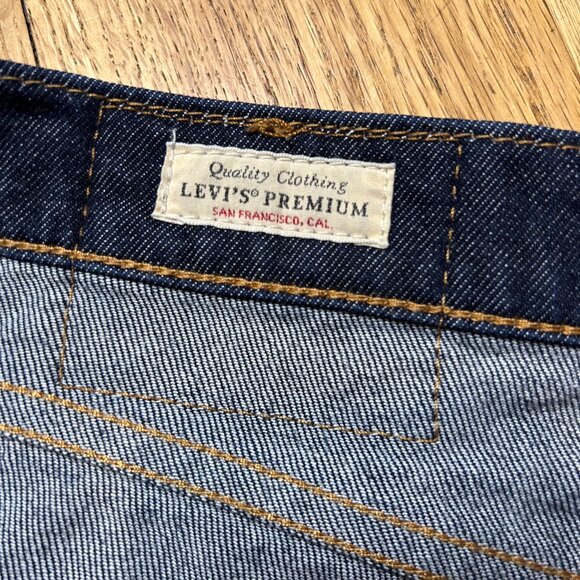 Levi's 514 Straight Fit Dark Wash Men's Jeans - Picture 6 of 6